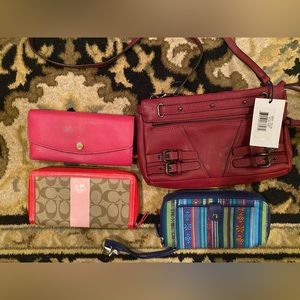 New and used for purses and wallets. Coach, Michael Kors, and more.